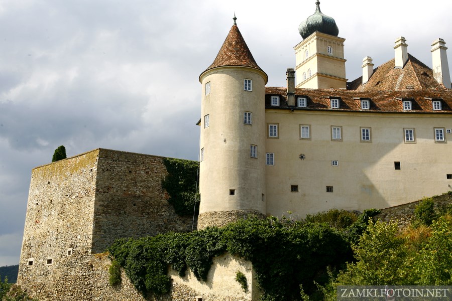 Mury zamku Schönbühel