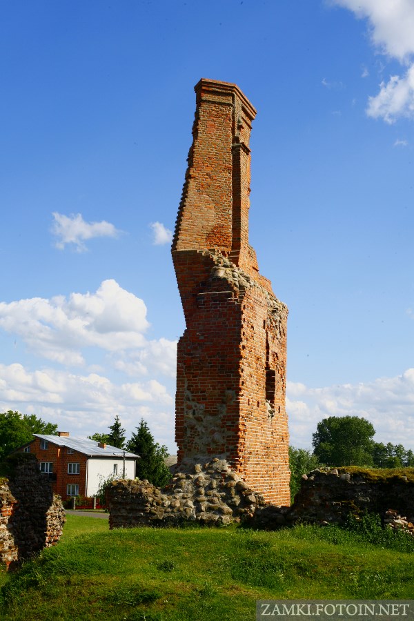 Fragment wieży bramnej zamku w Besiekierach