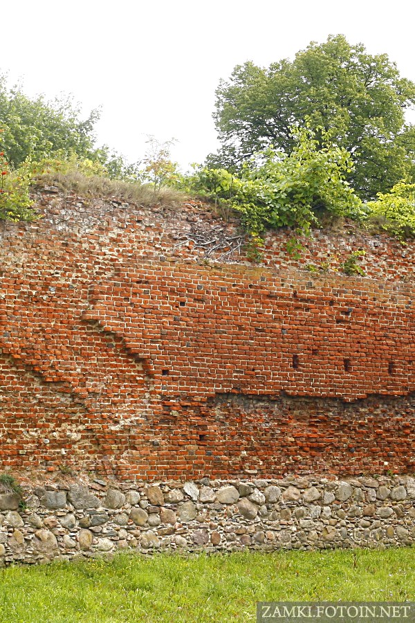 Mury zamku Kiszewskiego