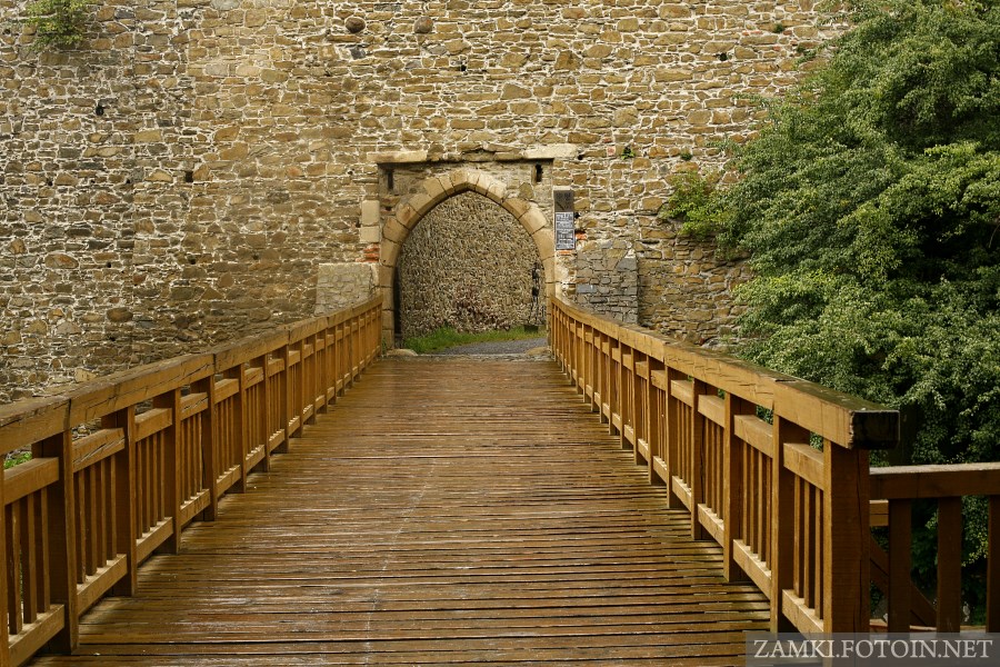 Brama zamku w Helfsztynie