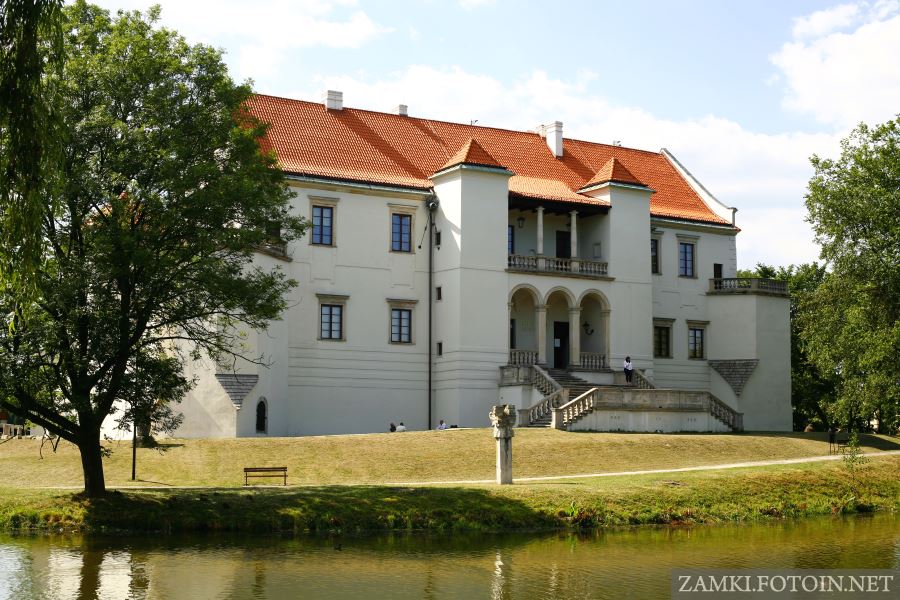 Zdjęcia zamku w Szydłowcu