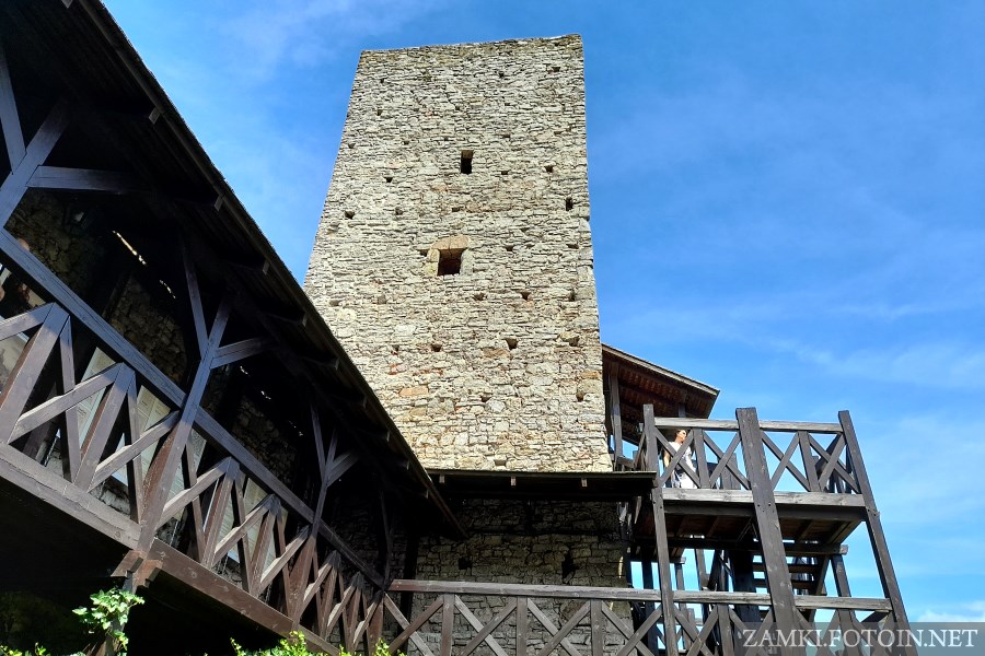 Kwadratowa wieża zamku dolnego