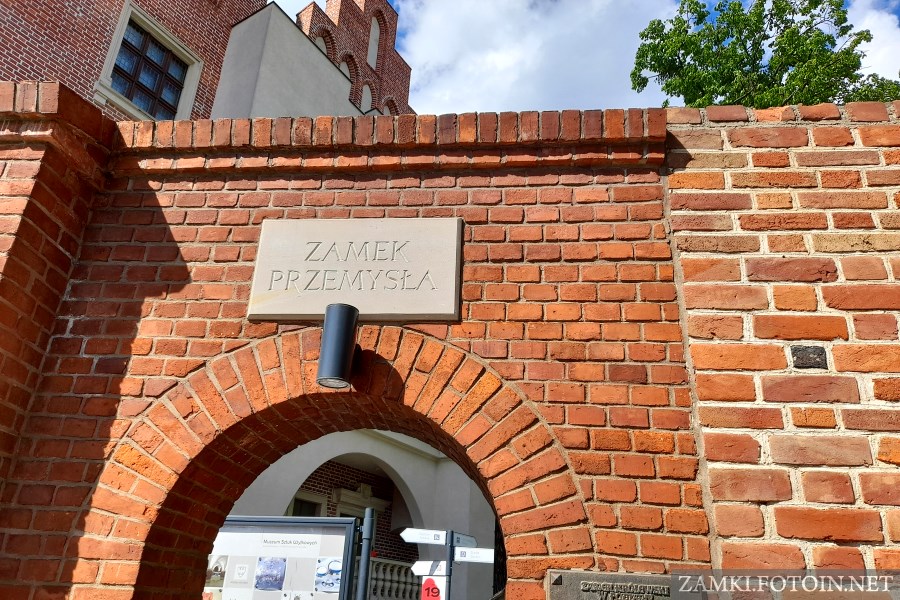 Brama do zamku Przemysła