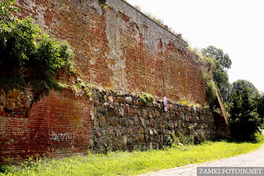 Mury zamku w Prabutach