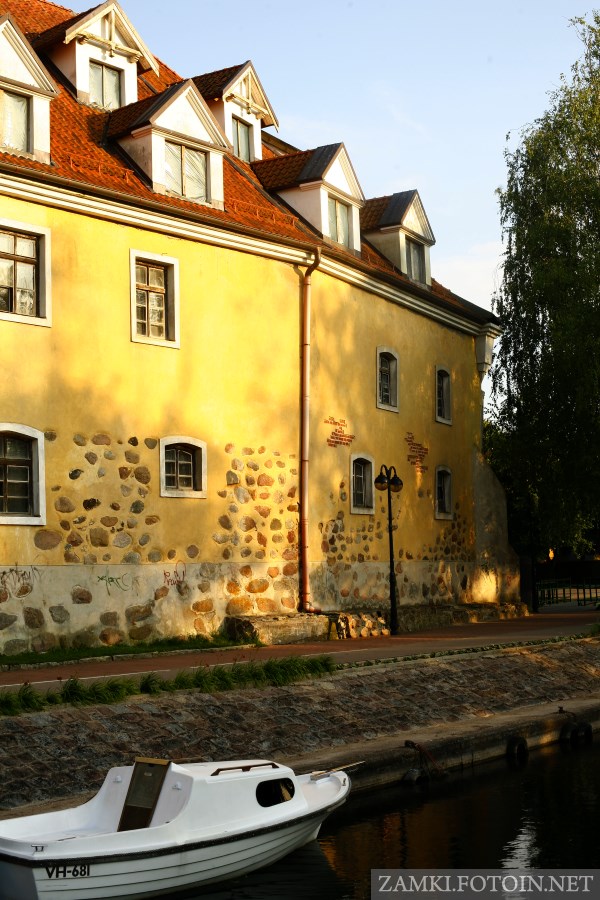 Południowo zachodnia ściana zamku w Węgorzewie 