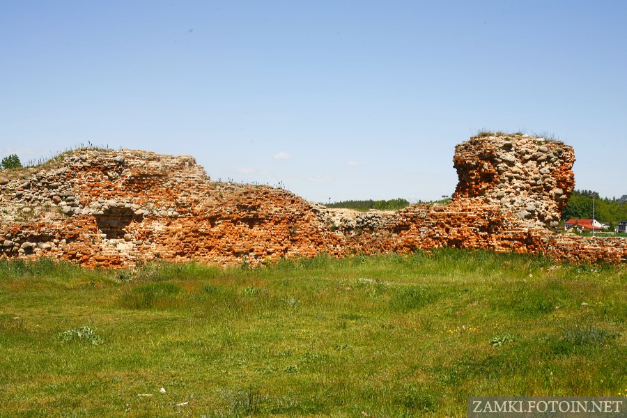 Pozostałości zamku w Bobrownikach