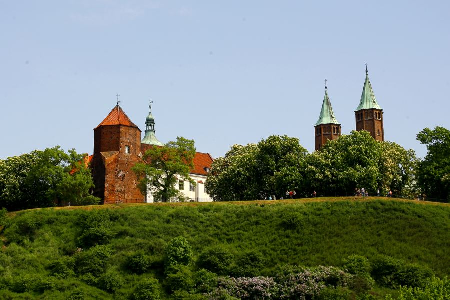 Widok z molo na zamek w Płocku