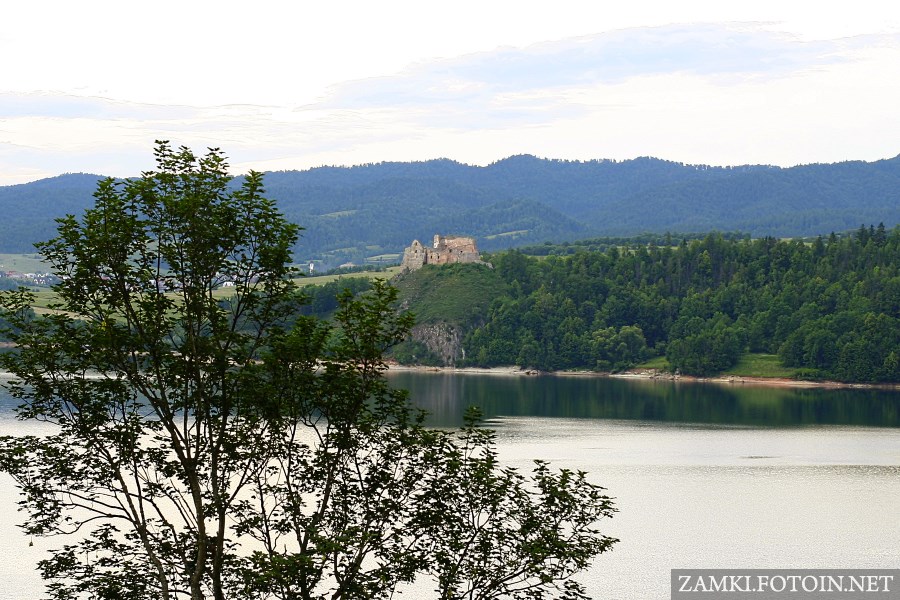 Zamki nad jeziorem Czorsztyńskim