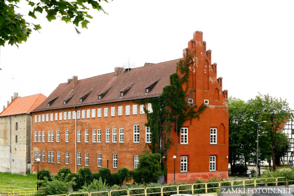 Zamki przy drodze S6